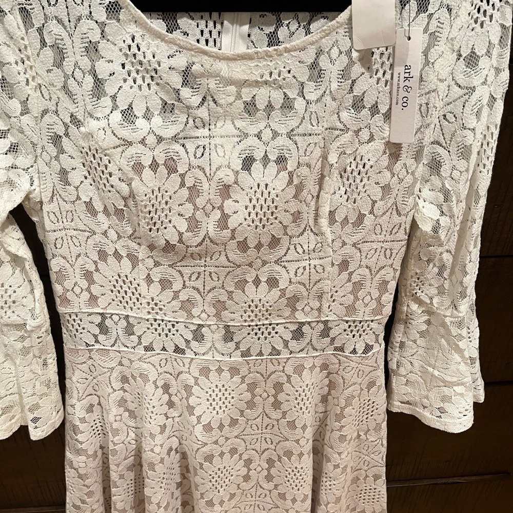 White lace dress - Picture 3 of 4